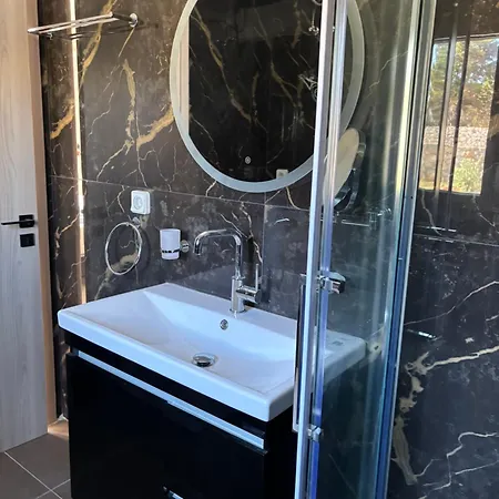 Βίλα White Three Bedroom *