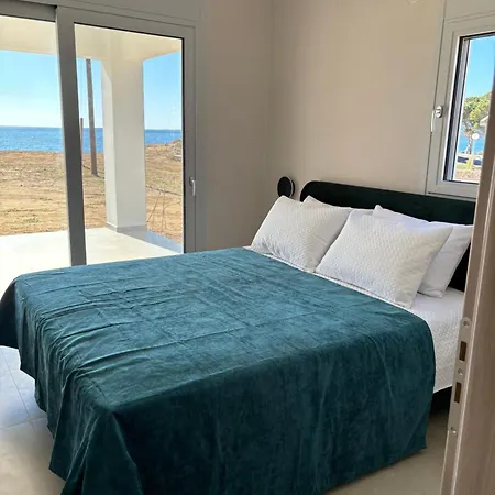 Βίλα White Three Bedroom Μηνιά
