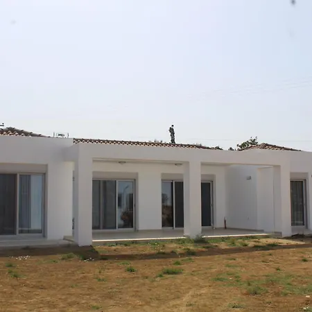 Βίλα White Three Bedroom *