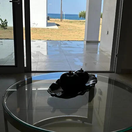White Three Bedroom Βίλα