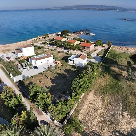 White Three Bedroom * Μηνιά