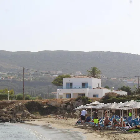 فيلة White Three Bedroom Minia
