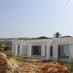 White Three Bedroom 别墅 米尼亚