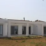 别墅 White Three Bedroom 米尼亚