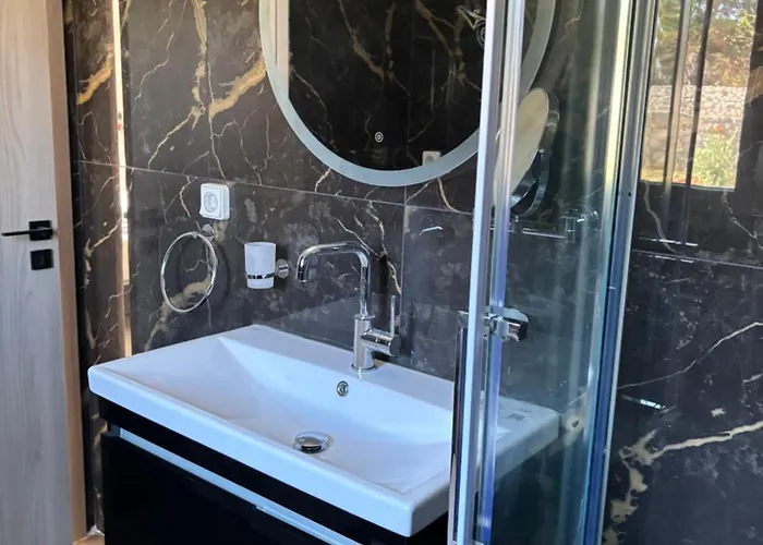 Βίλα White Three Bedroom *