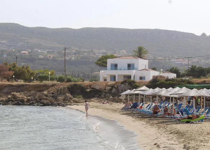 Βίλα White Three Bedroom Μηνιά